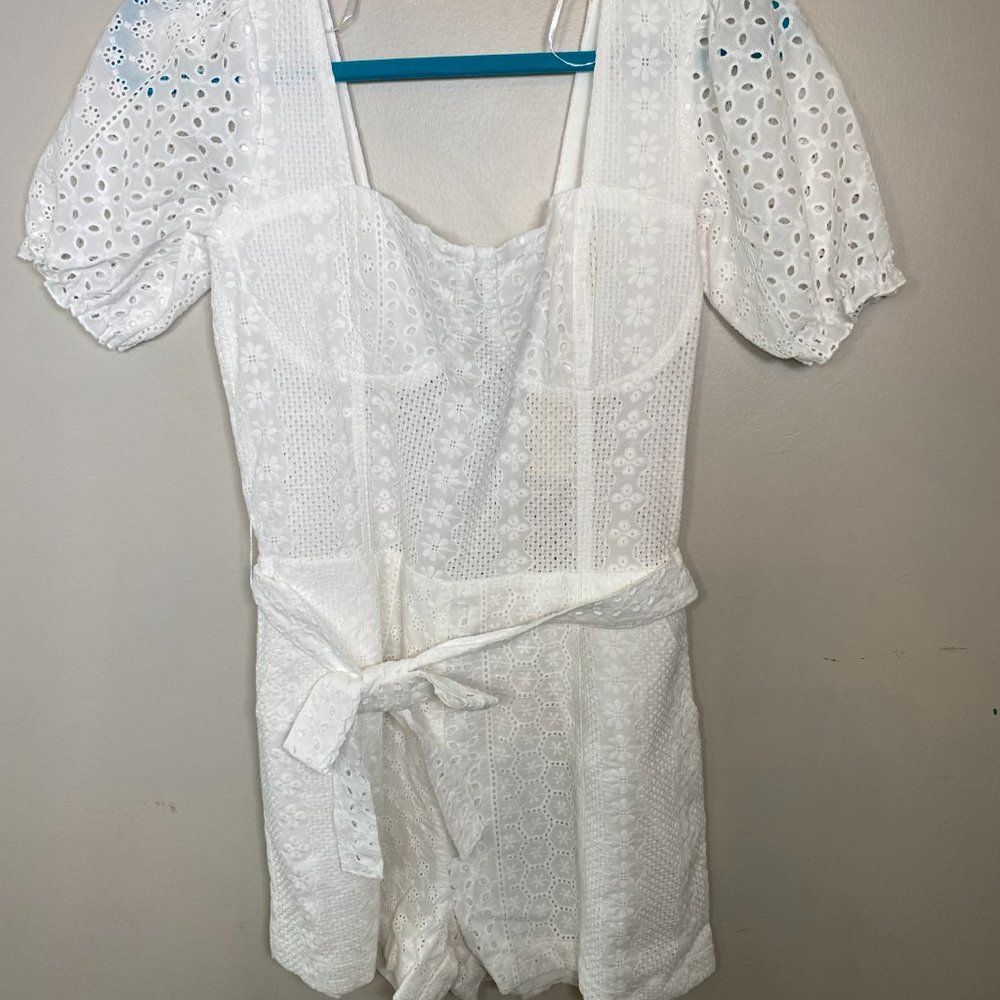 NWT Blank NYC White Eyelet Romper in Downtown Vibes - Picture 8 of 12